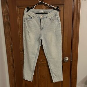 Time and Tru Light Blue Cropped Jeans